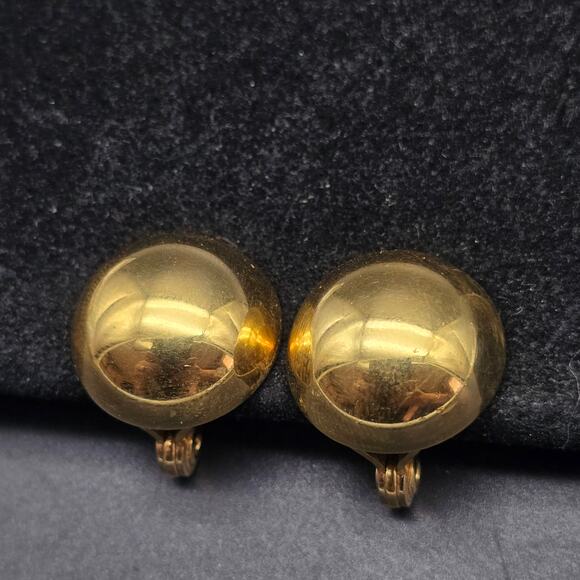 Monet Gold Tone Domed Circle Clip On Earrings Vintage Jewelry - Picture 1 of 6
